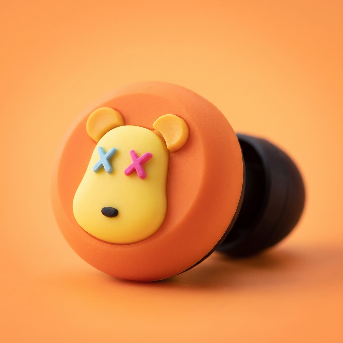Bear Earplugs, cap detail